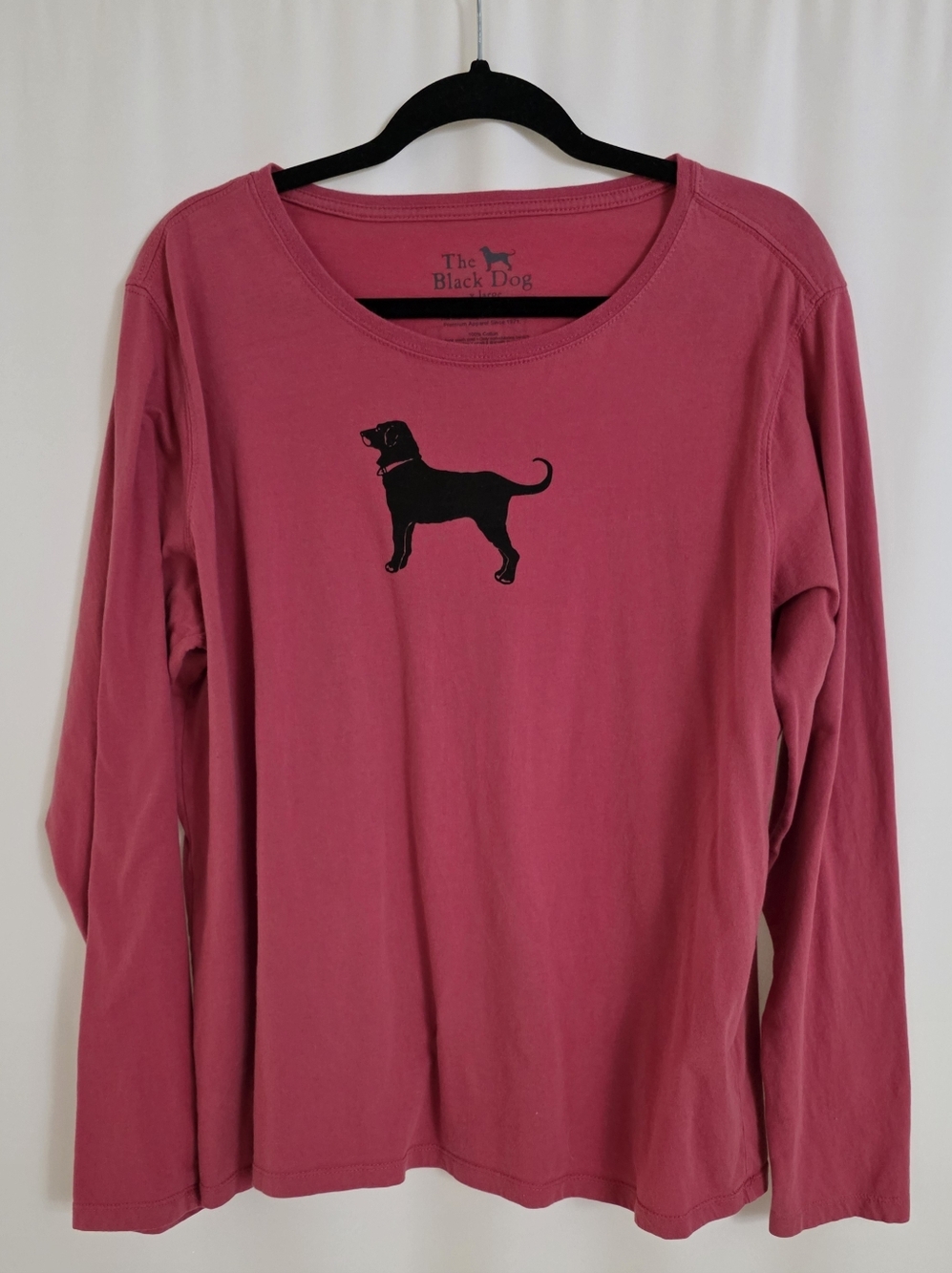 The Black Dog Women's Long-Sleeve Crewneck Shirt - Red